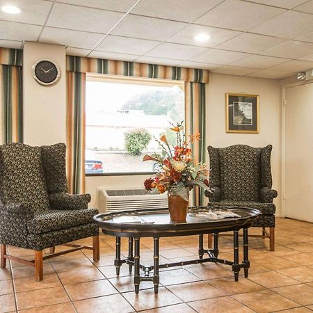 Econo Lodge Inn & Suites At Fort Moore Columbus Zewnętrze zdjęcie