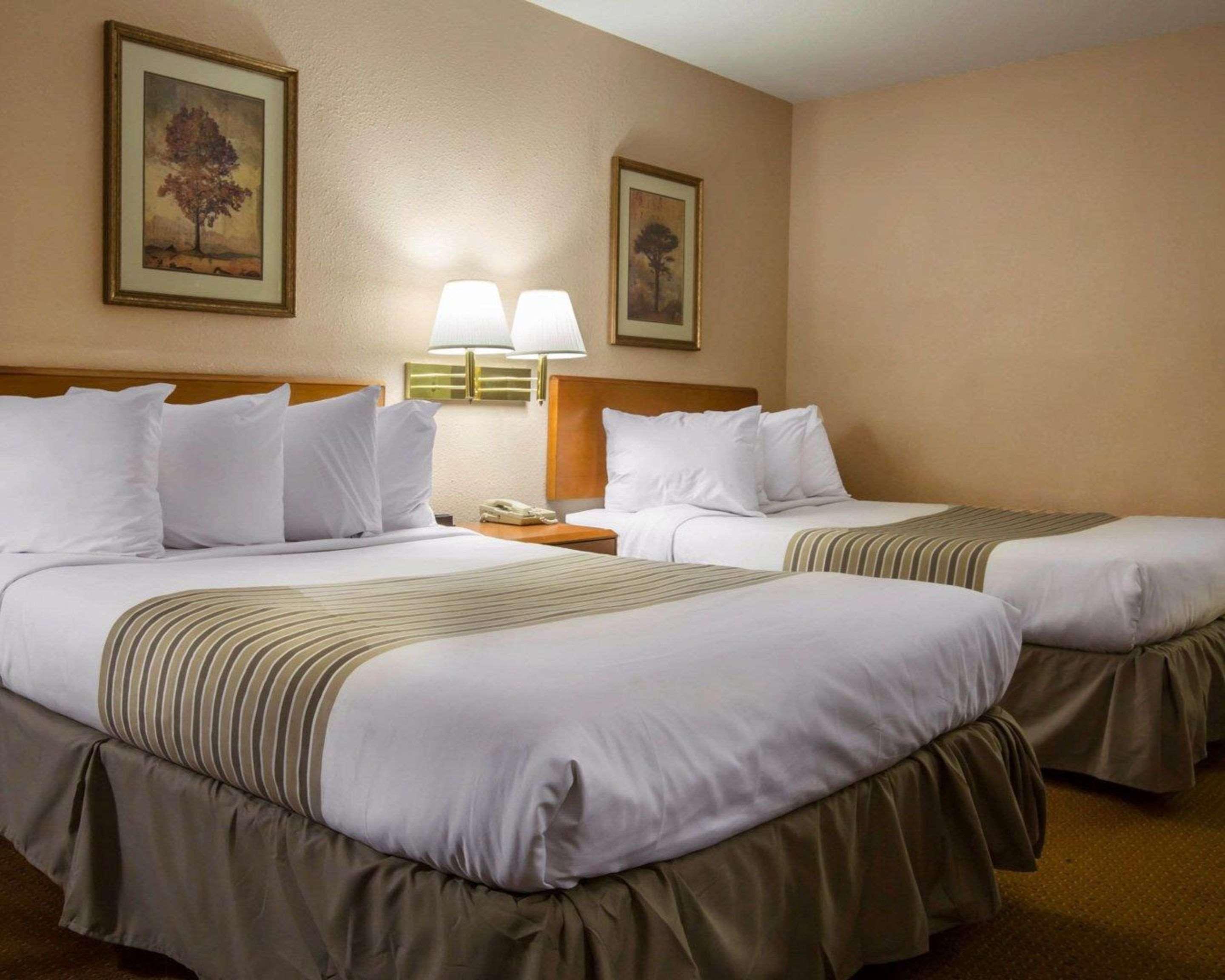 Econo Lodge Inn & Suites At Fort Moore Columbus Zewnętrze zdjęcie