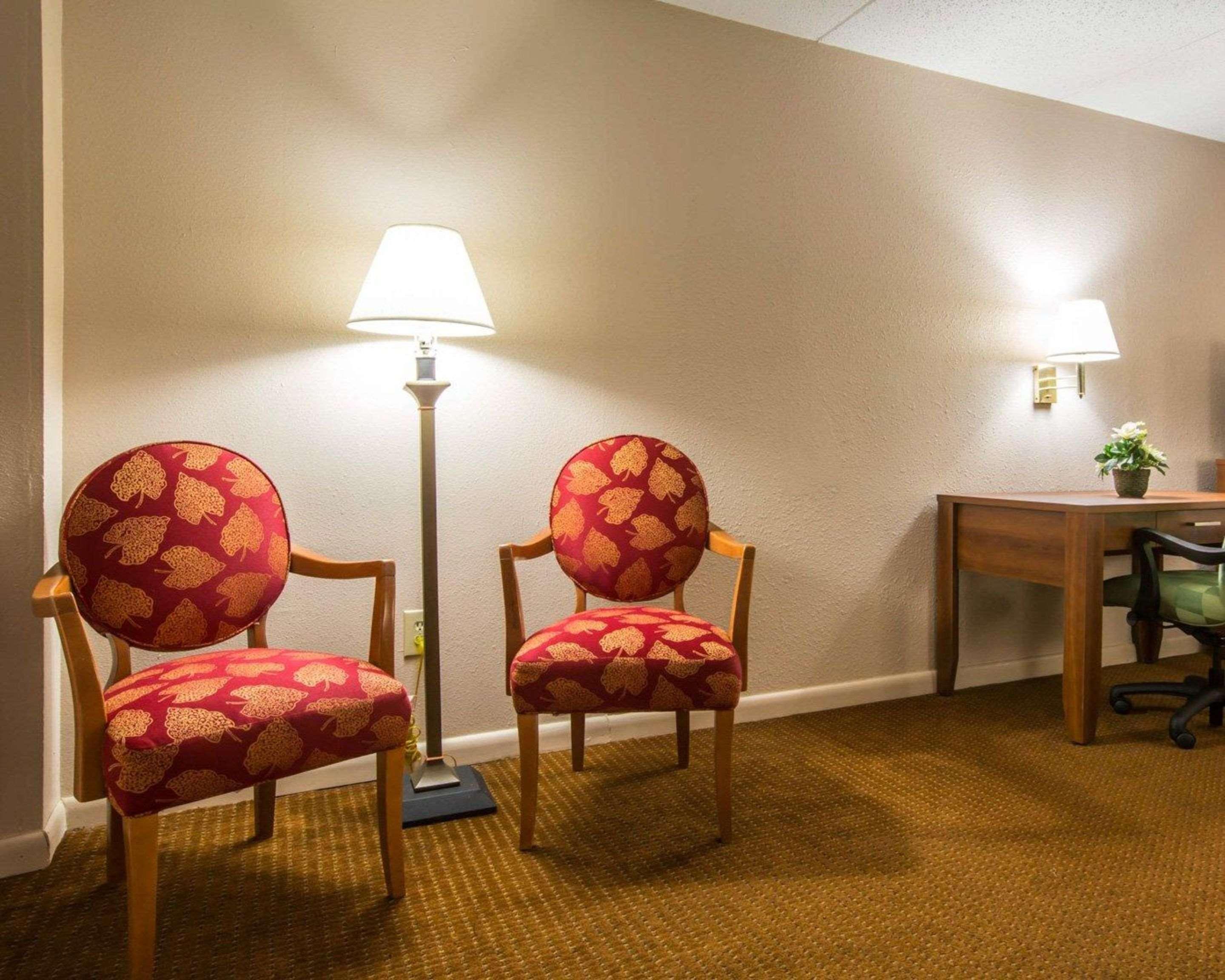 Econo Lodge Inn & Suites At Fort Moore Columbus Zewnętrze zdjęcie