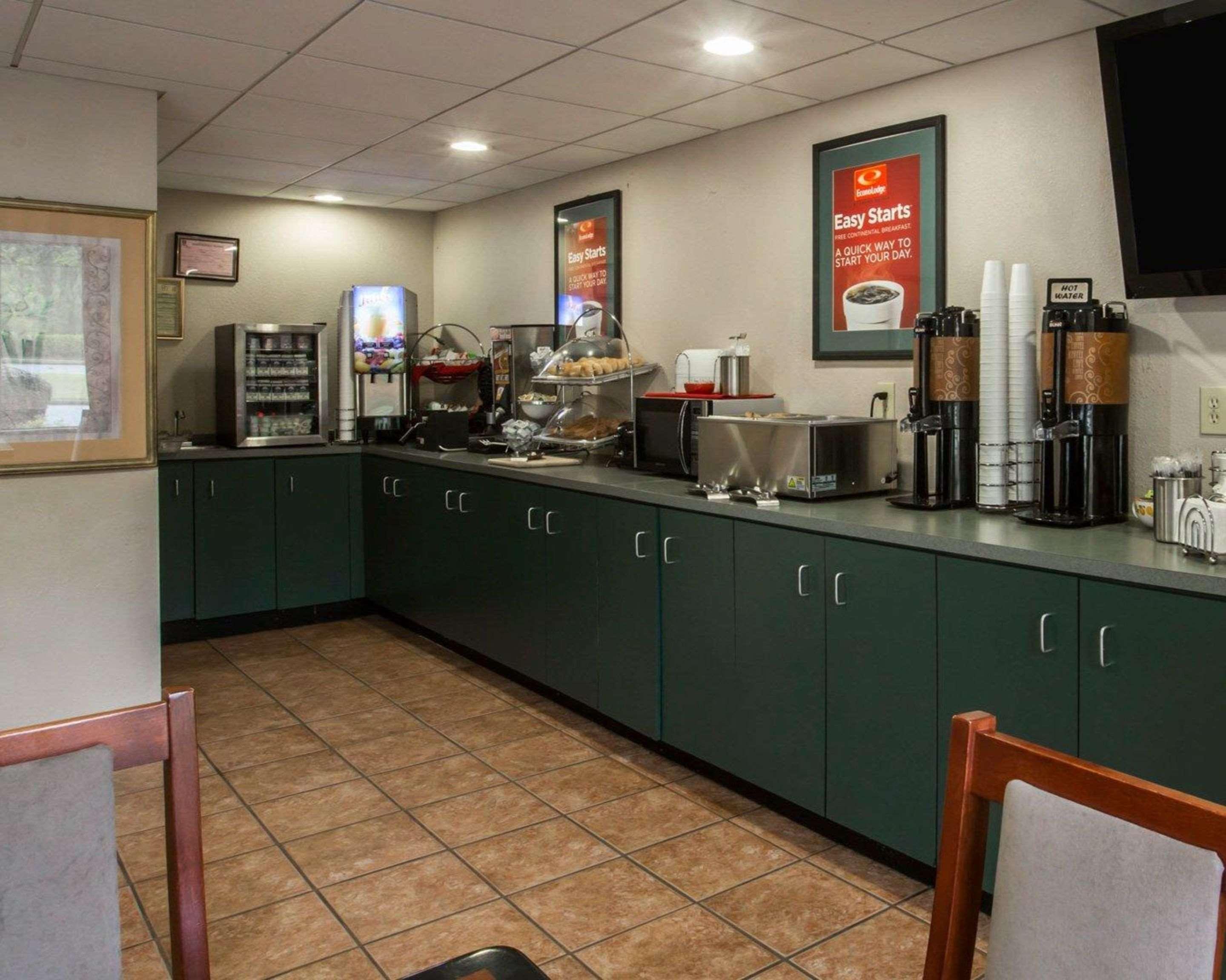 Econo Lodge Inn & Suites At Fort Moore Columbus Zewnętrze zdjęcie
