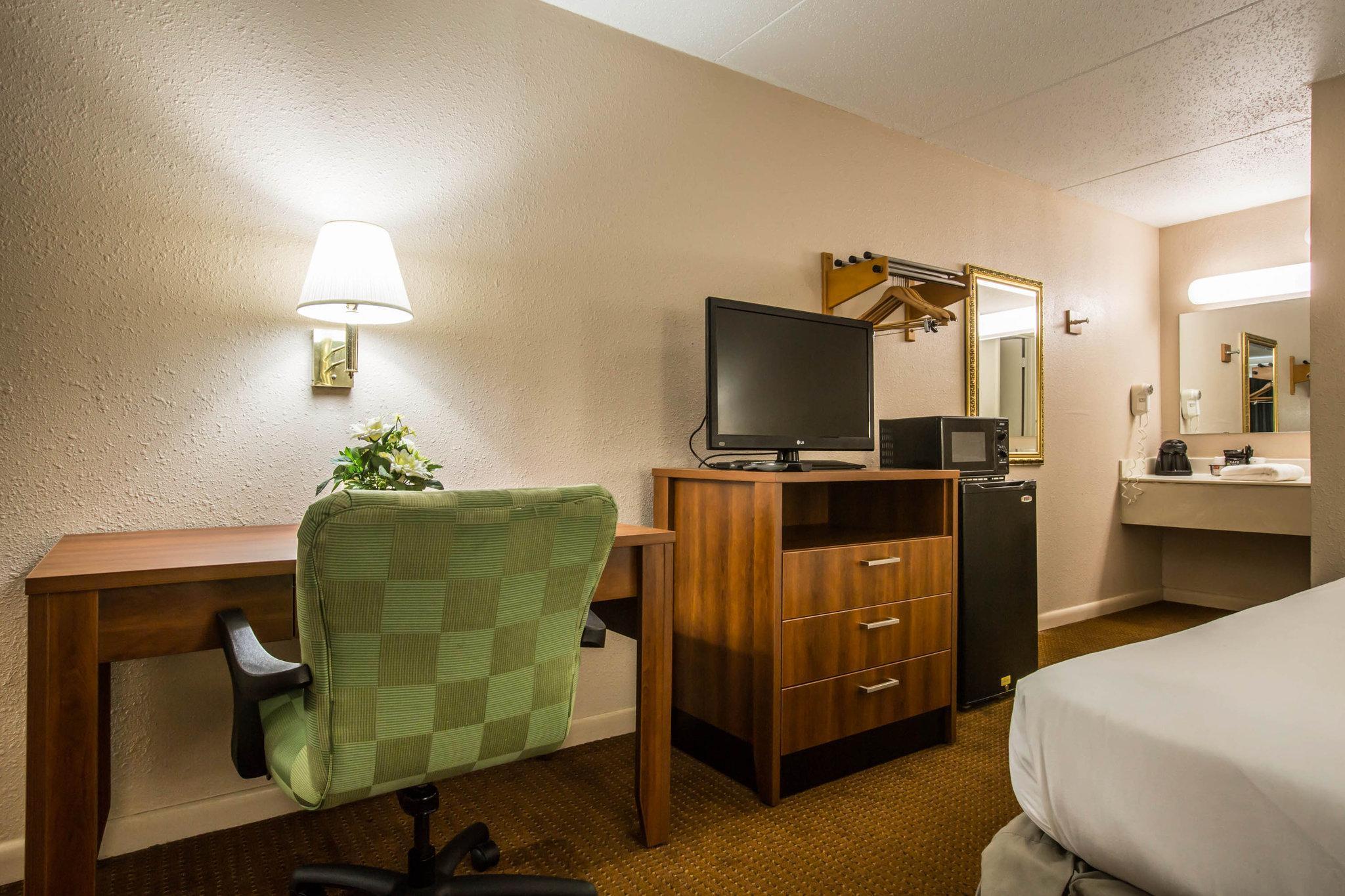 Econo Lodge Inn & Suites At Fort Moore Columbus Zewnętrze zdjęcie