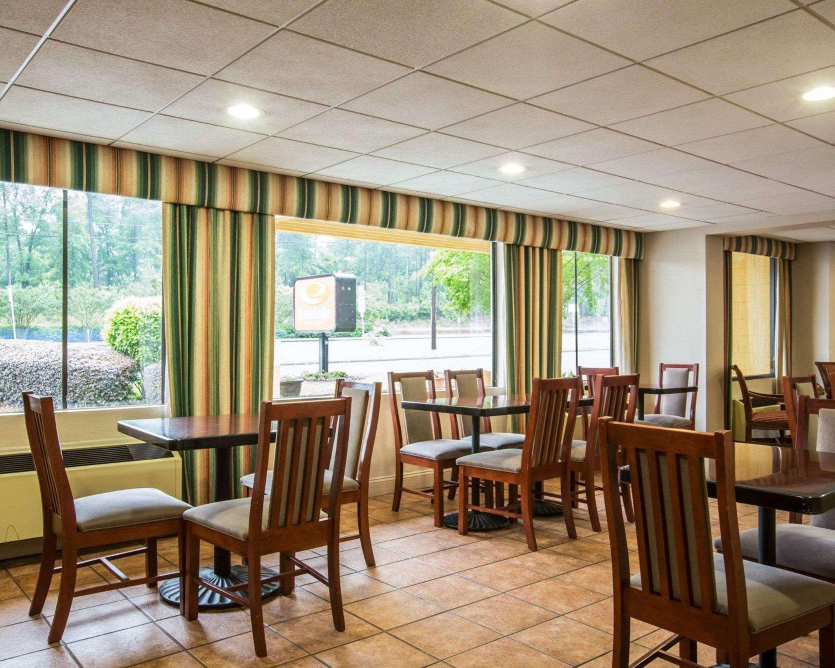 Econo Lodge Inn & Suites At Fort Moore Columbus Zewnętrze zdjęcie