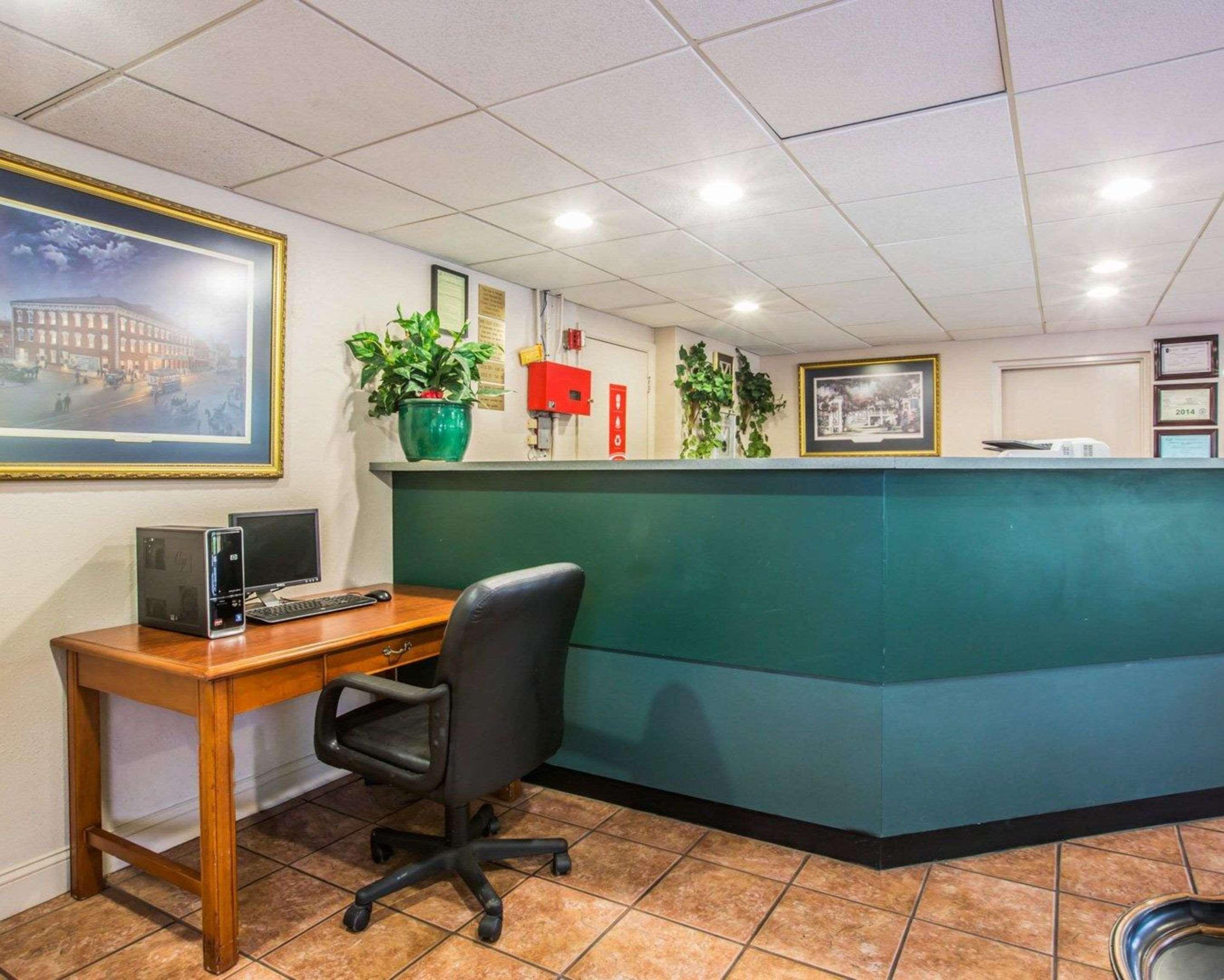Econo Lodge Inn & Suites At Fort Moore Columbus Zewnętrze zdjęcie