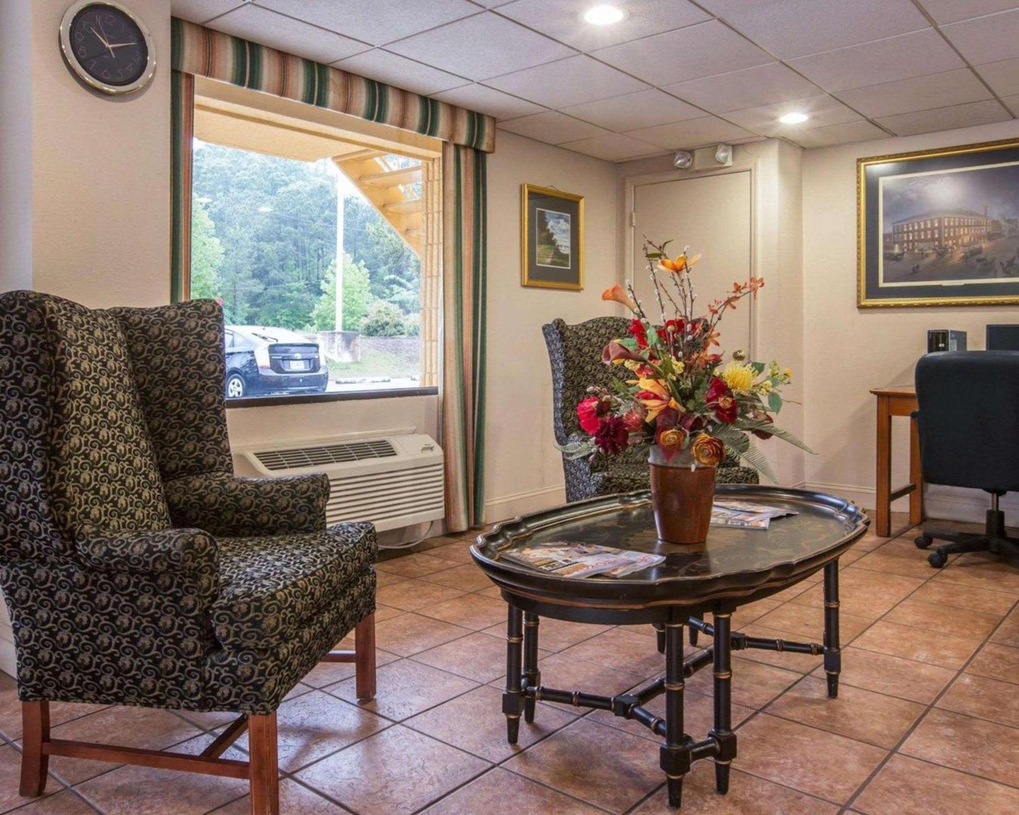 Econo Lodge Inn & Suites At Fort Moore Columbus Zewnętrze zdjęcie