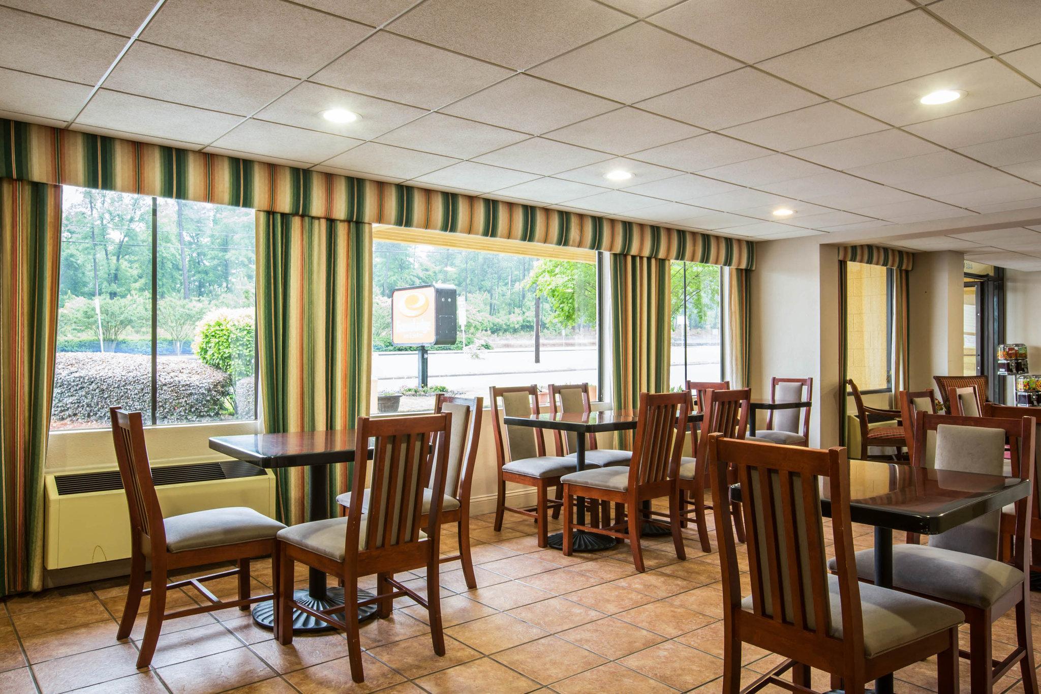 Econo Lodge Inn & Suites At Fort Moore Columbus Zewnętrze zdjęcie