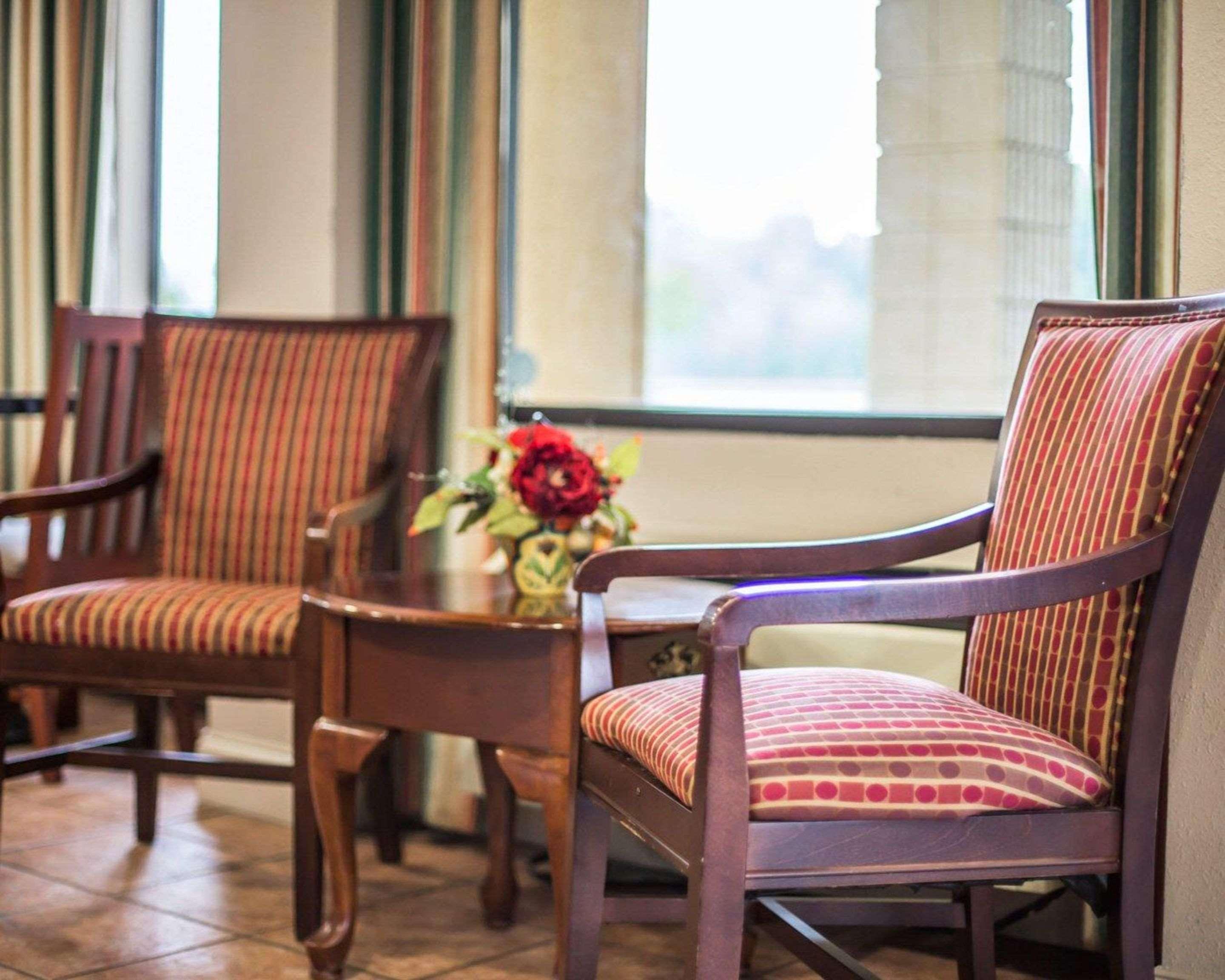 Econo Lodge Inn & Suites At Fort Moore Columbus Zewnętrze zdjęcie