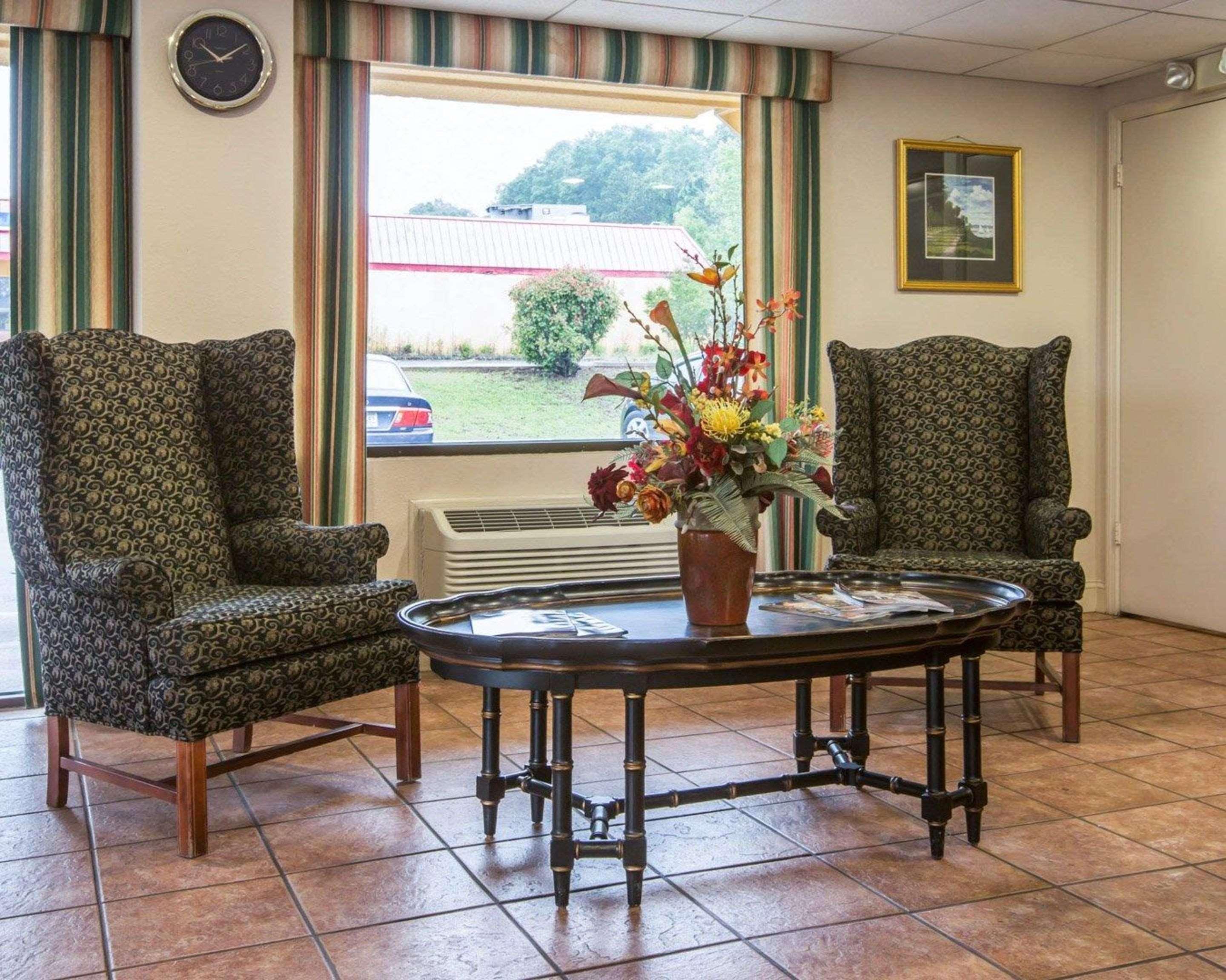 Econo Lodge Inn & Suites At Fort Moore Columbus Zewnętrze zdjęcie