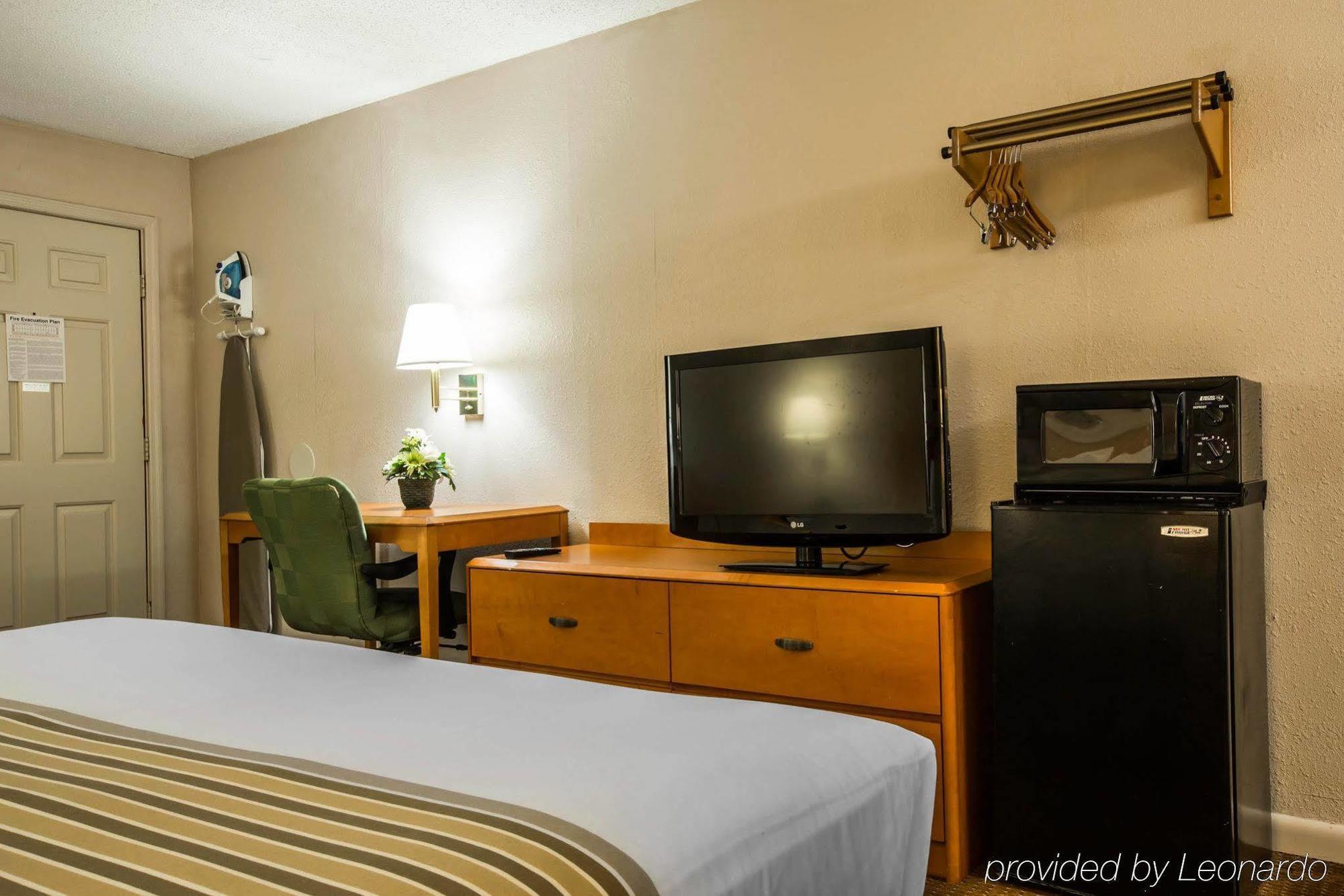 Econo Lodge Inn & Suites At Fort Moore Columbus Zewnętrze zdjęcie